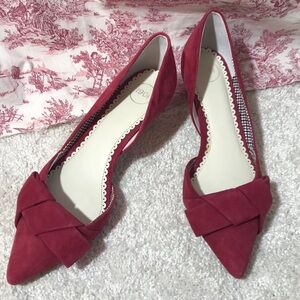 Suede pointy low-heeled pumps